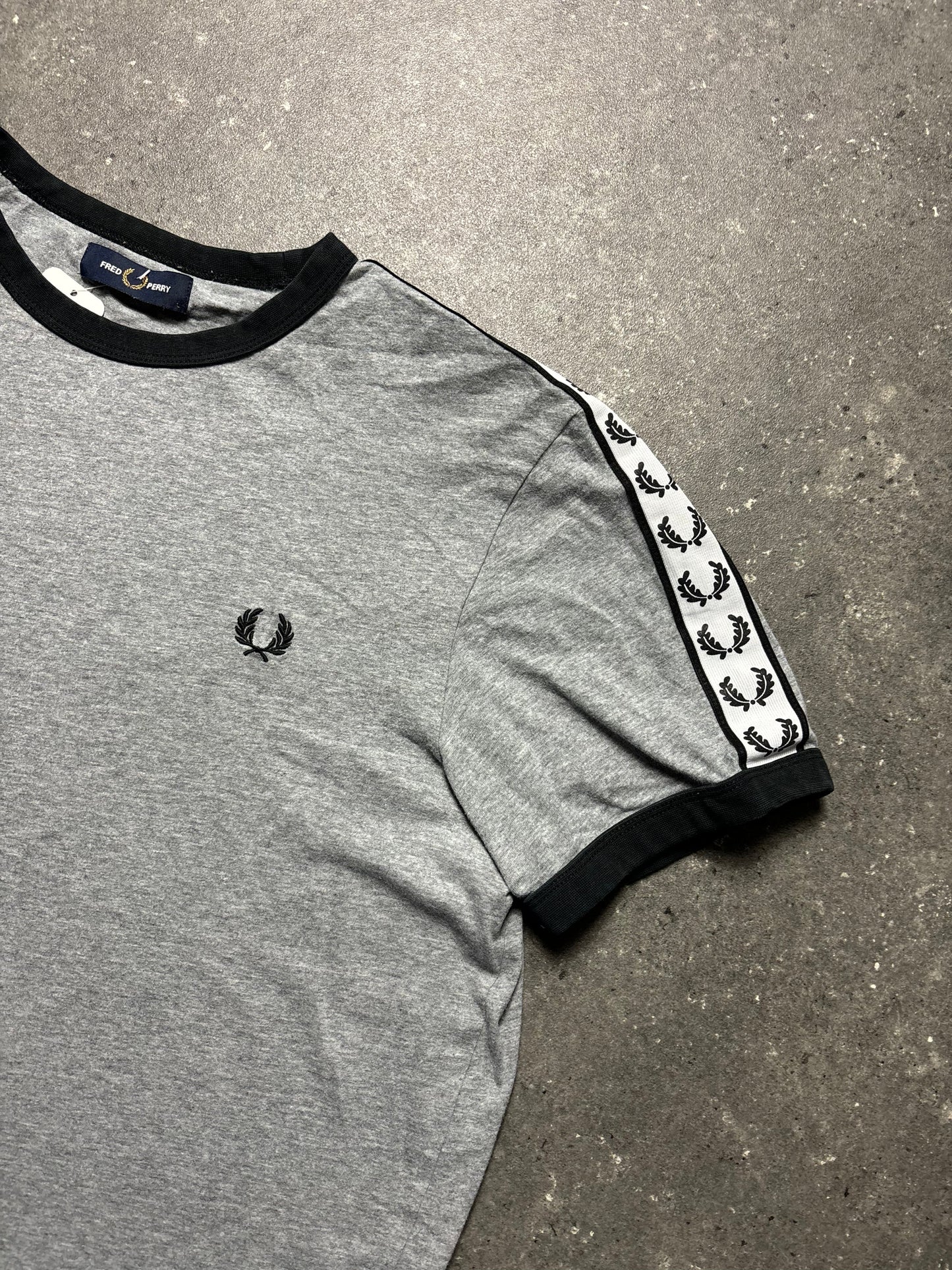 Fred Perry Shirt (L)