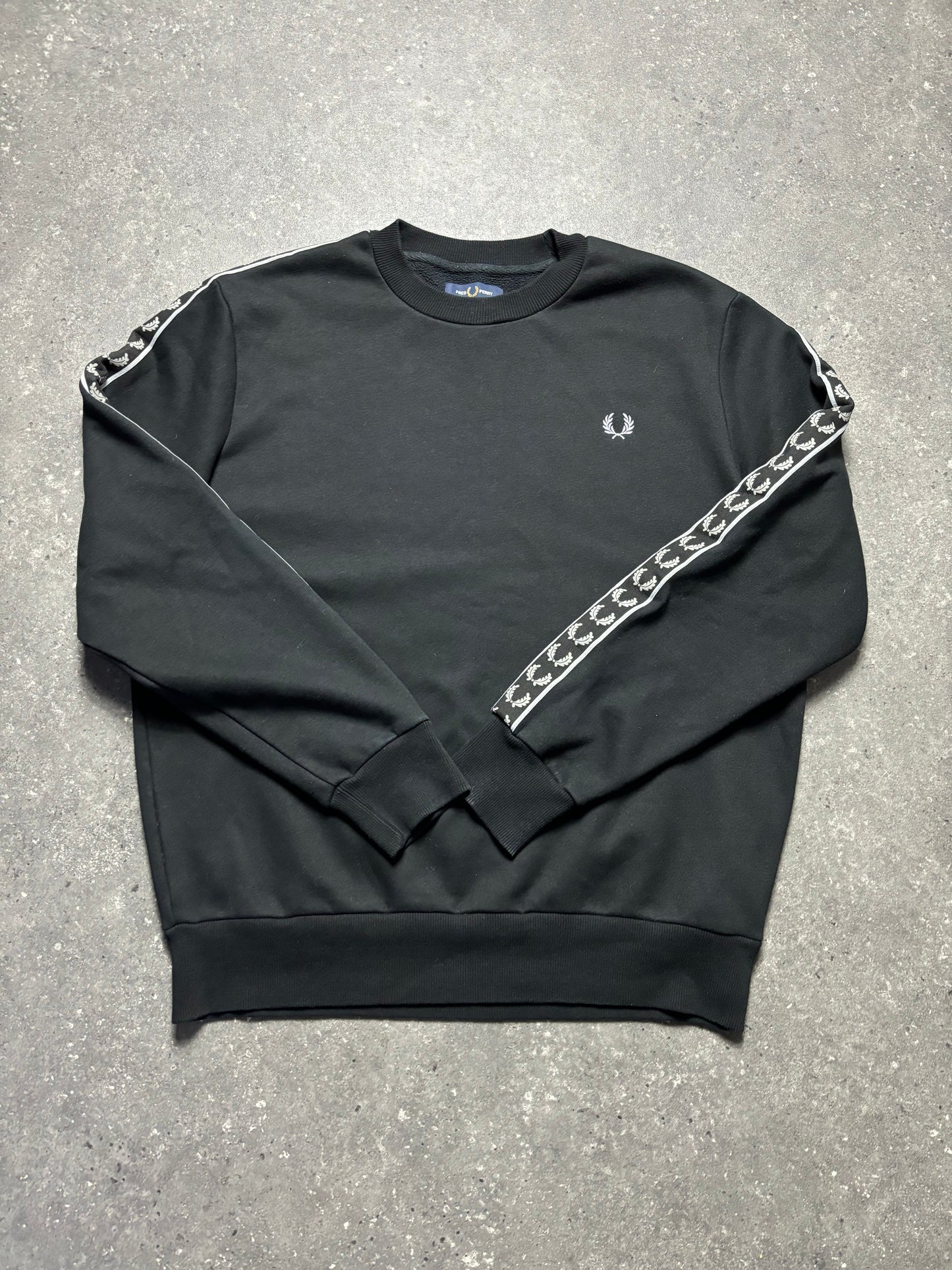 Fred Perry Sweater (XL)
