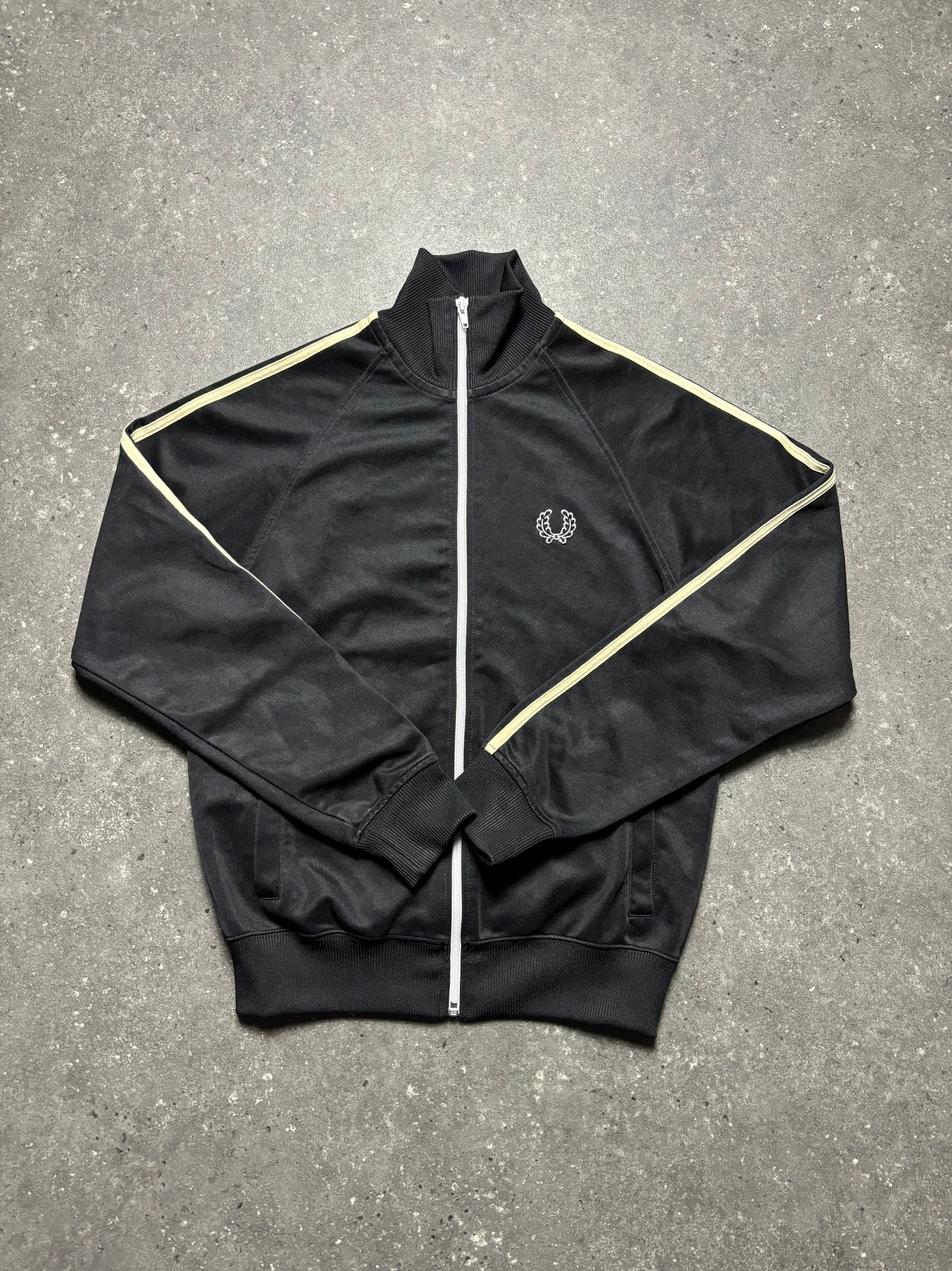 Fred Perry Jacke (XS)