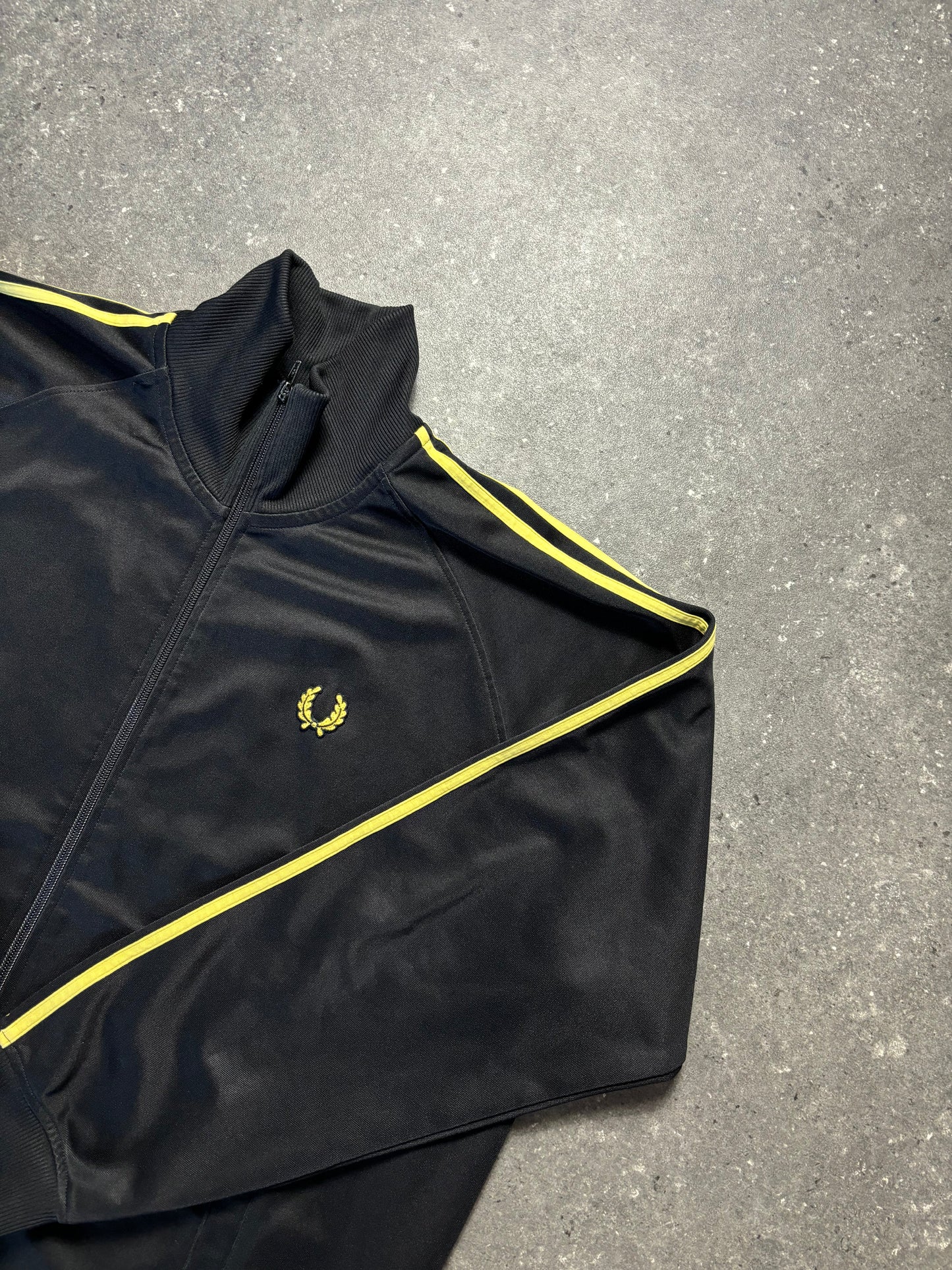 Fred Perry Jacke (XL)
