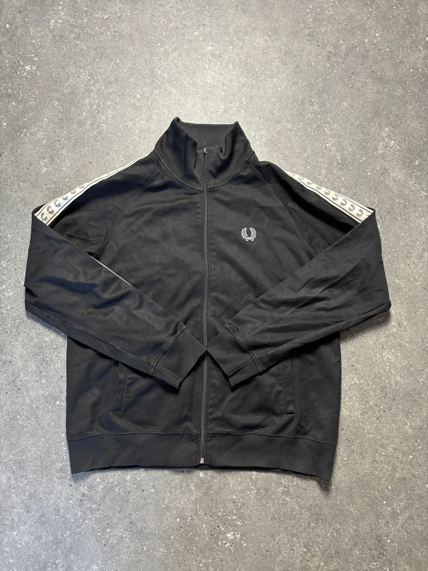 Fred Perry Jacke (XL)