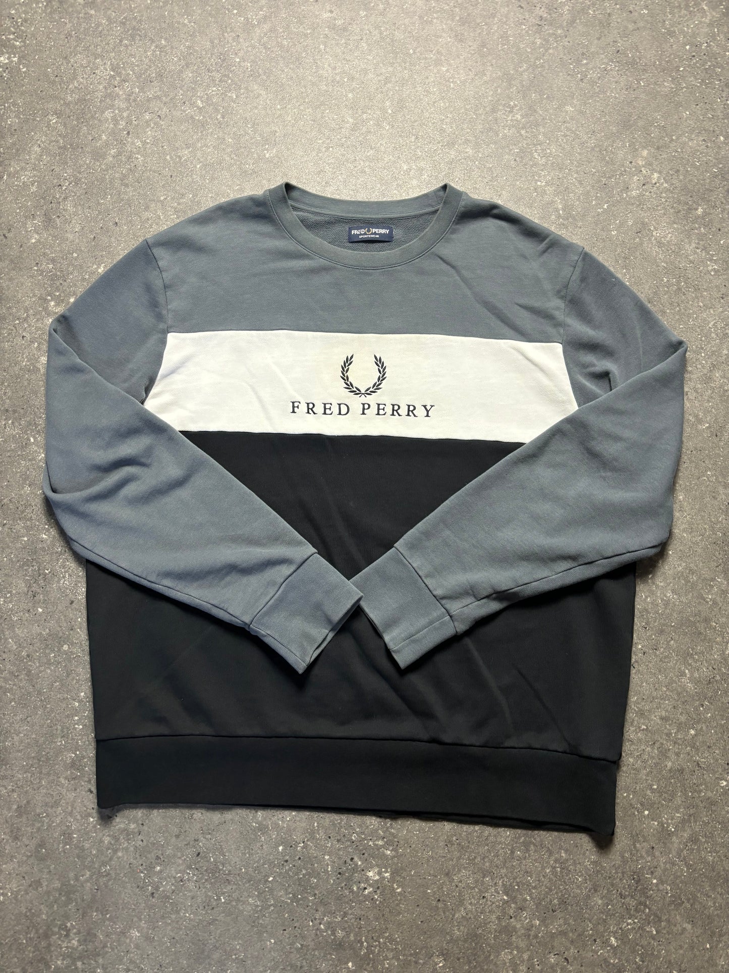 Fred Perry Sweater (XL)
