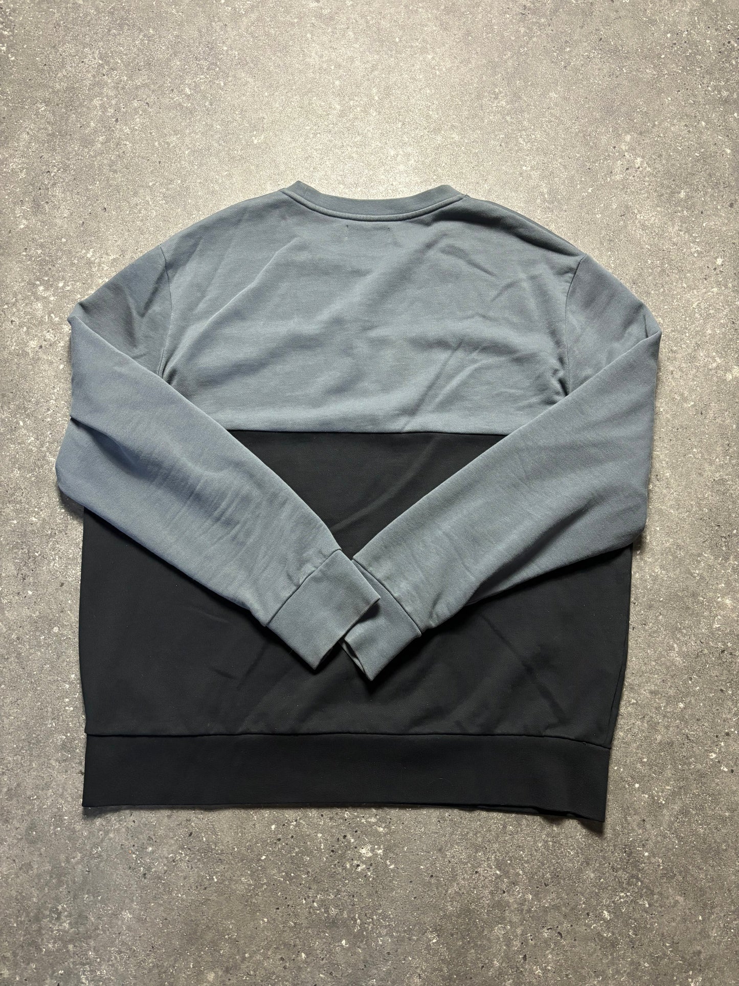 Fred Perry Sweater (XL)