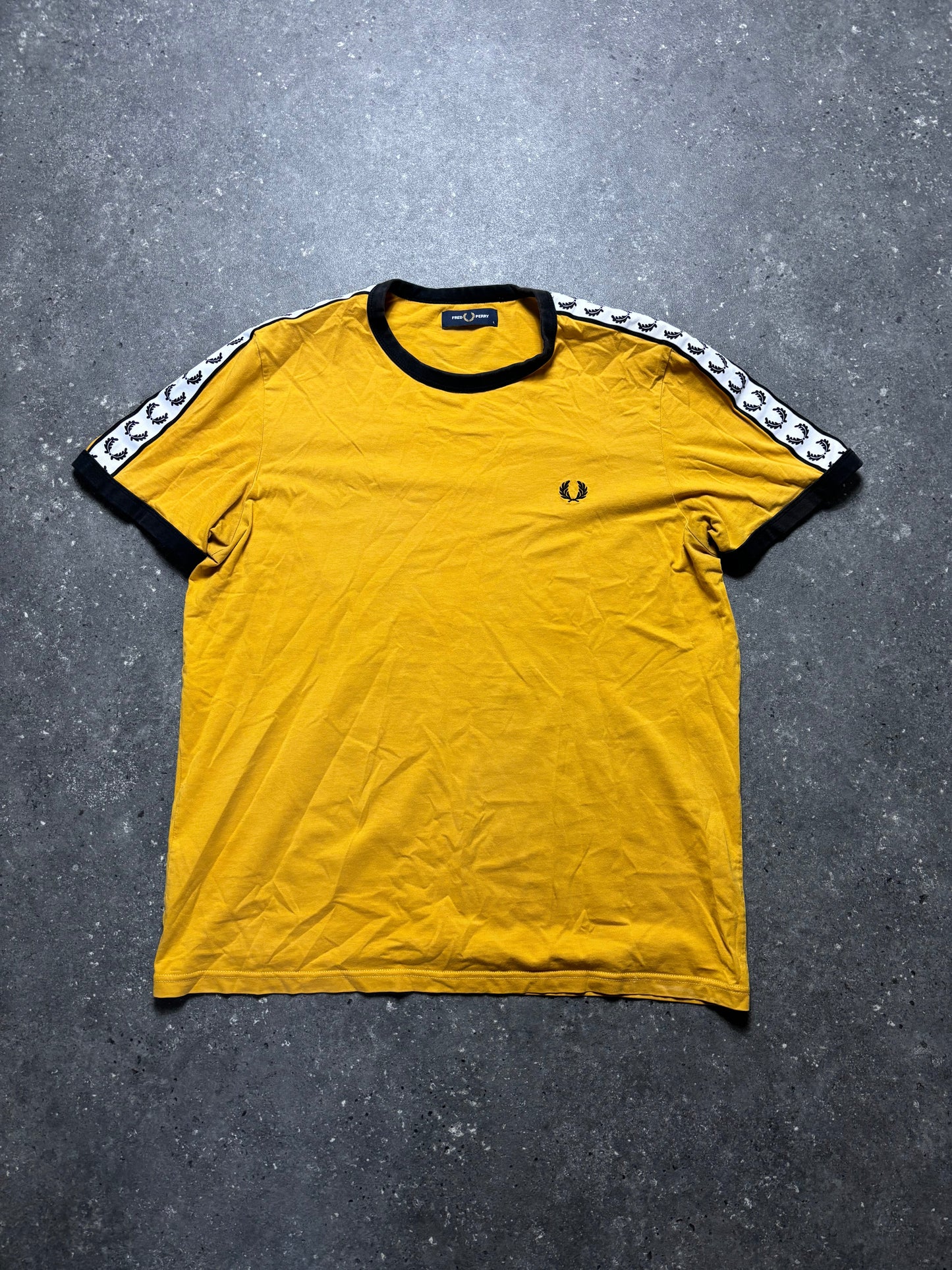 Fred Perry Shirt (L)