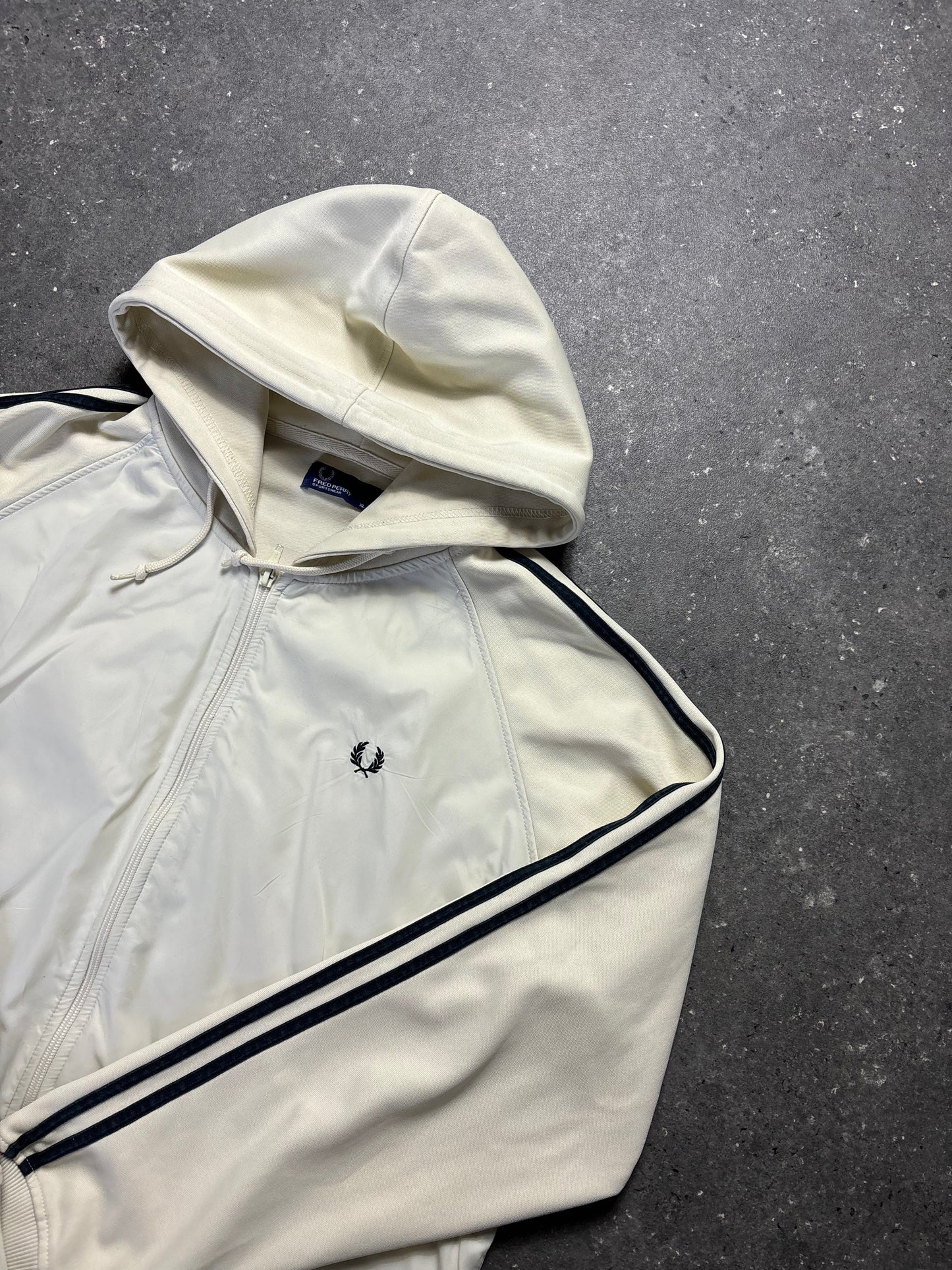 Fred Perry Jacke (XL)