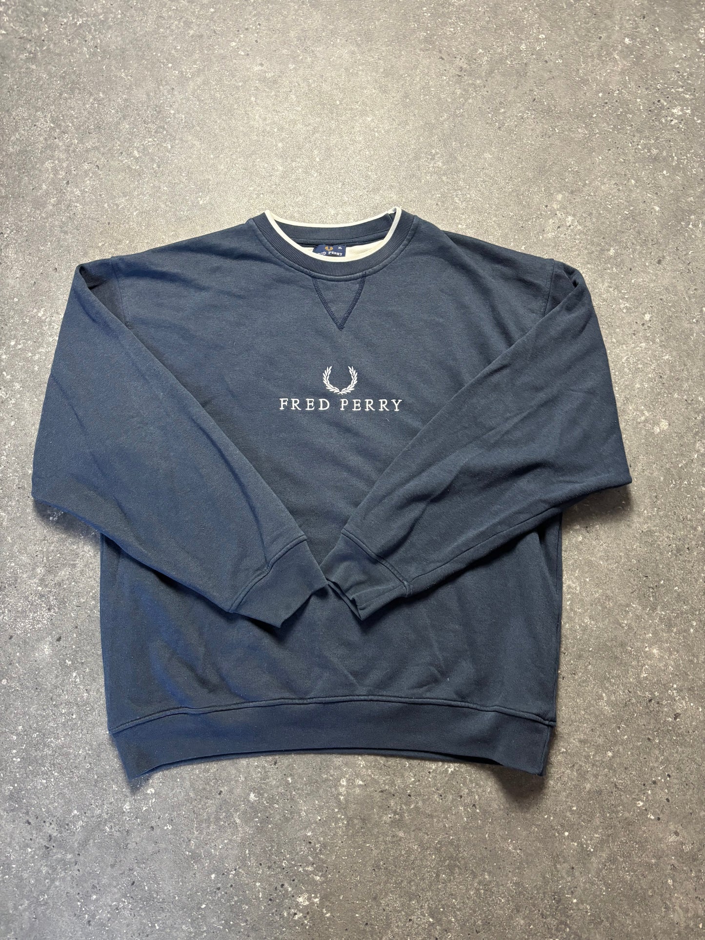 Fred Perry Sweater (XL)