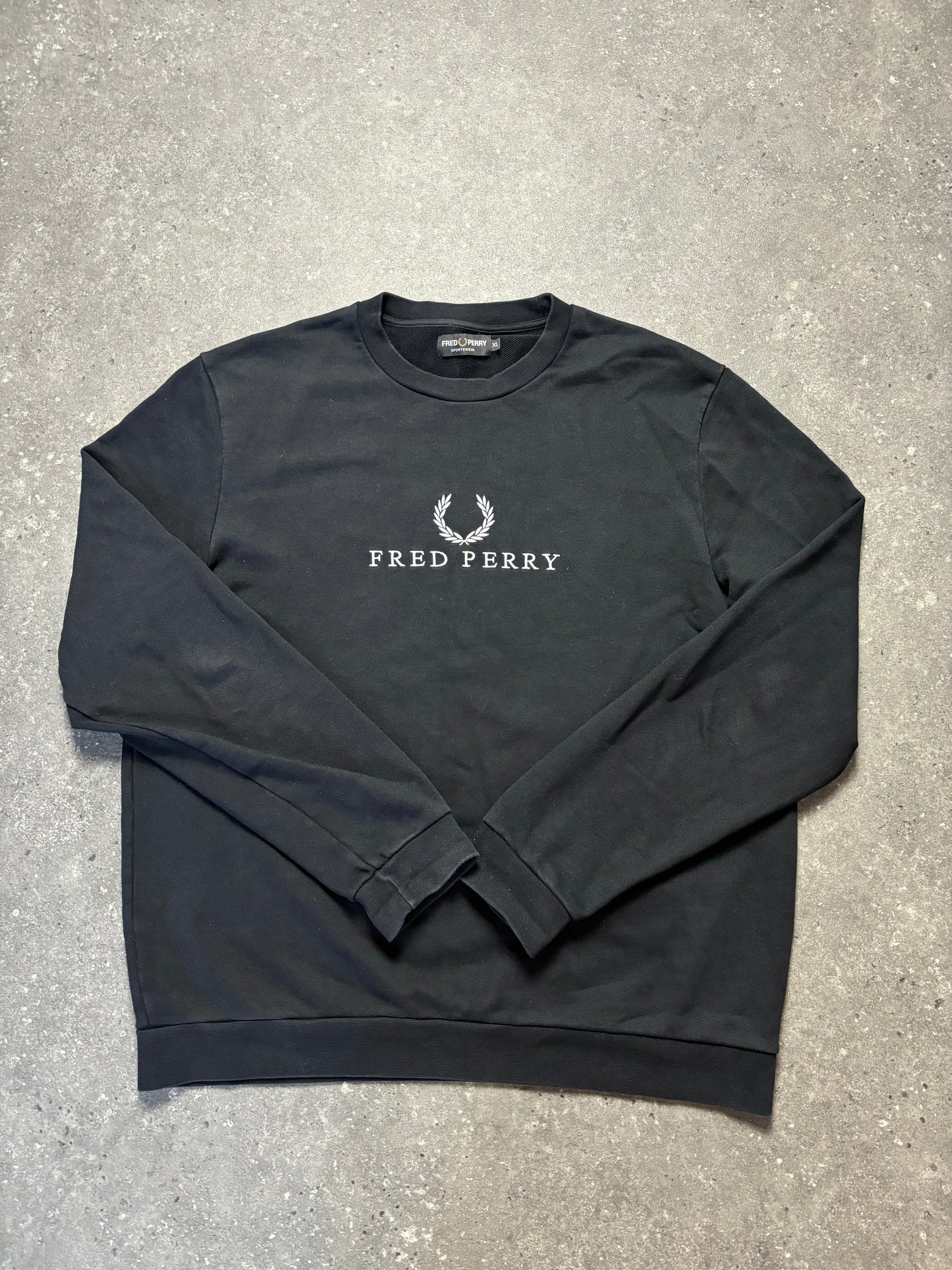 Fred Perry Sweater (XL)