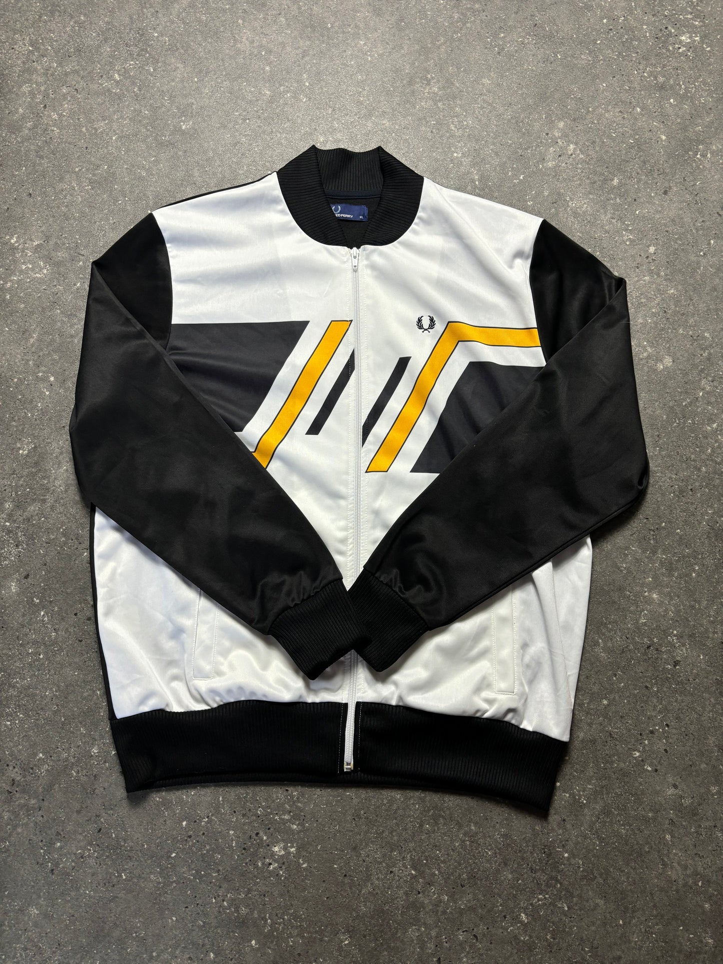 Fred Perry Jacke (XL)