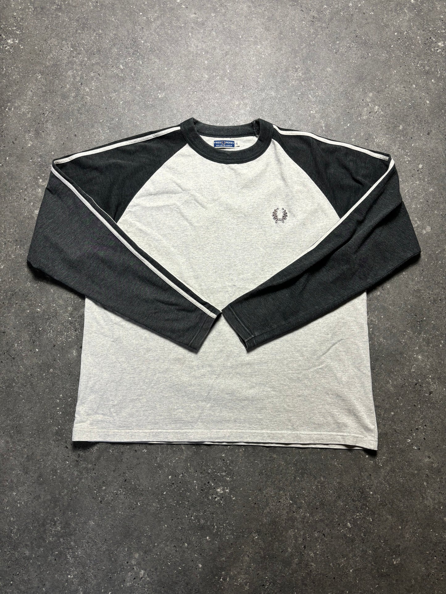 Fred Perry Sweater (XL)
