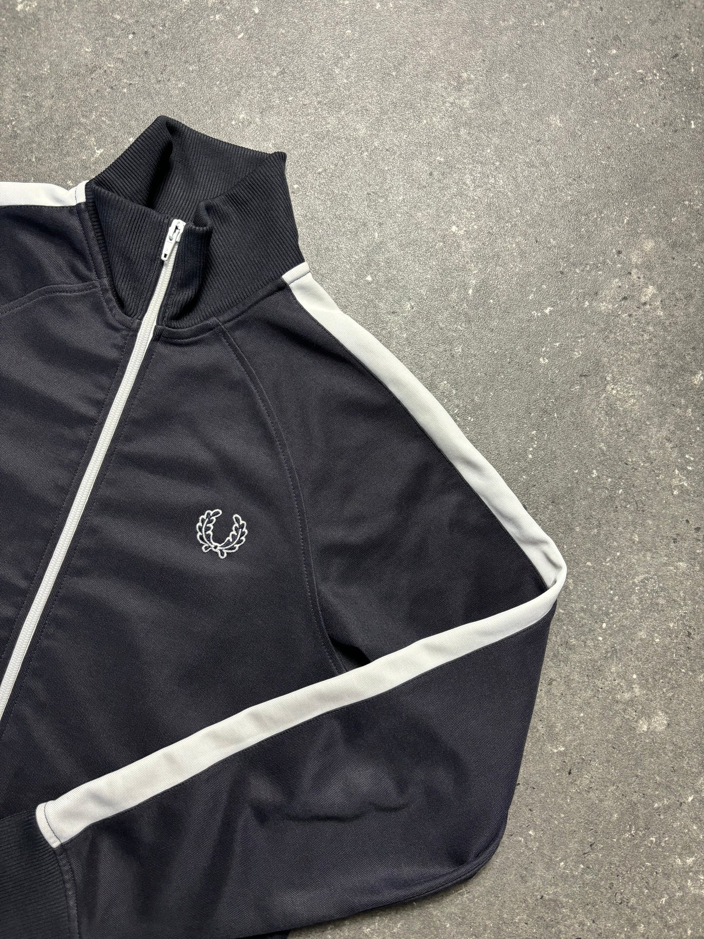 Fred Perry Jacke (XS)