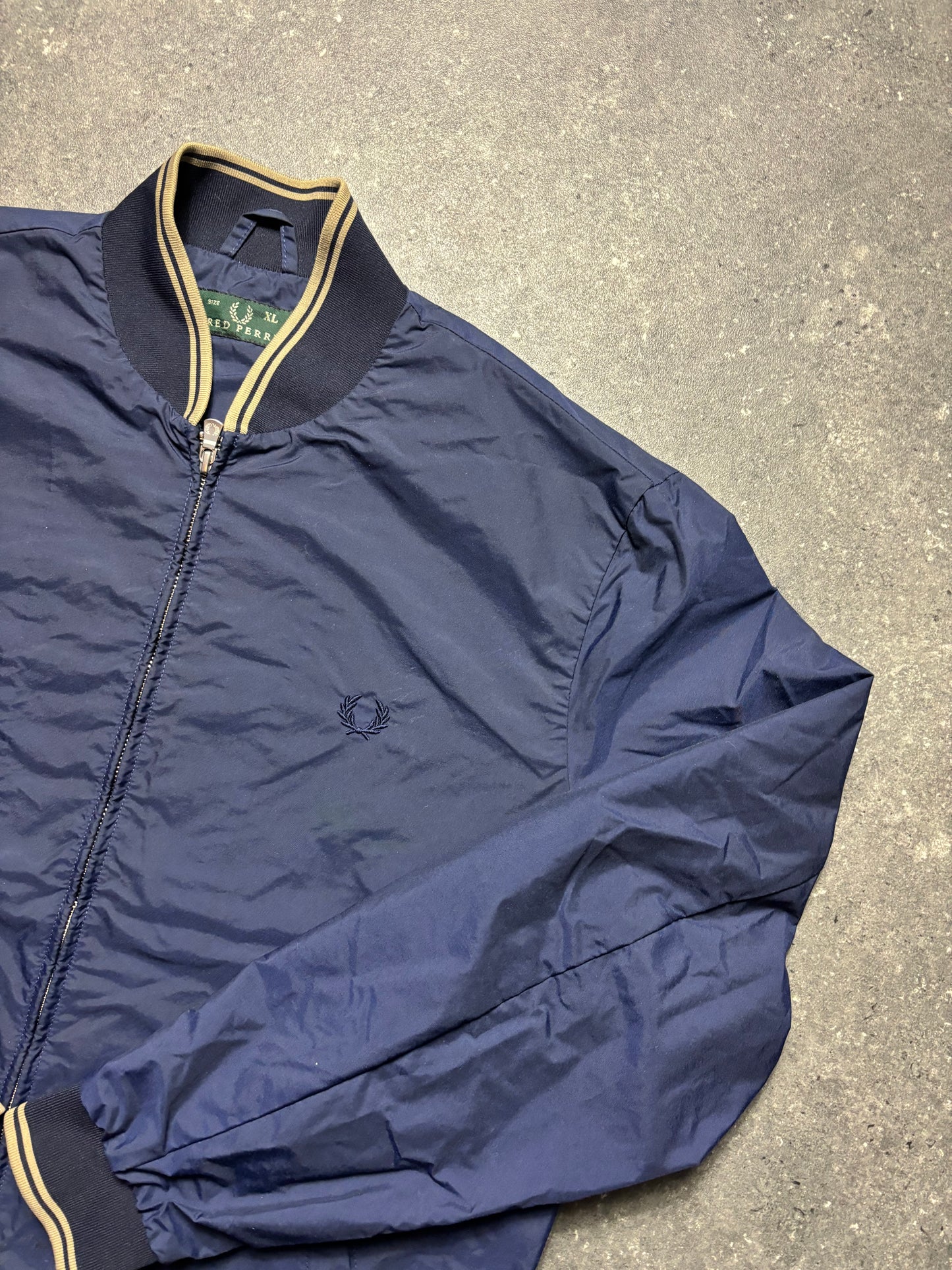 Fred Perry Jacke (XL)